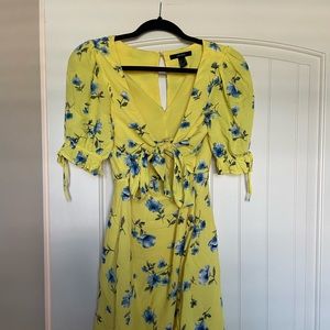 Forever 21, size medium. Great spring / summer dress. Cute and flattering.